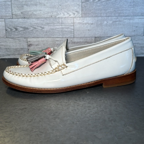 G.H. Bass & Co. White Handcrafted Patent Leather Weejuns withTassels Women’s 7.5 - Picture 4 of 12